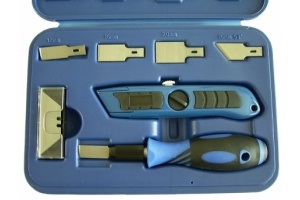 PU-kaavinsarja - Tuulilasin irrotus ja korjaus - 260 - 1