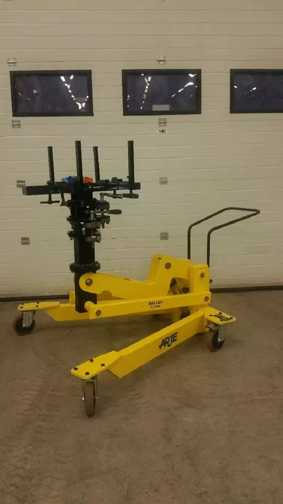 ARJE MONITOIMINOSTIN 1400L sis. kallistussovitin ja vaihdelaatikon kiinnitys - Nostimet, telineet, vaunut - 23894 - 1