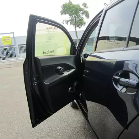 Suojakalvo ajoneuvon ovi- ja ikkuna-aukoille 75 cm x 60 m - Film 4 Crash - Auton sisustan suojaus - 13625 - 2